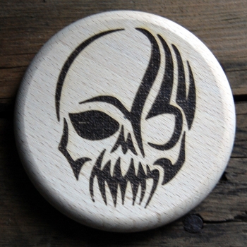 Bierkrugdeckel - tribal Schaedel