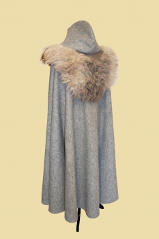 Traveling cloak with fur