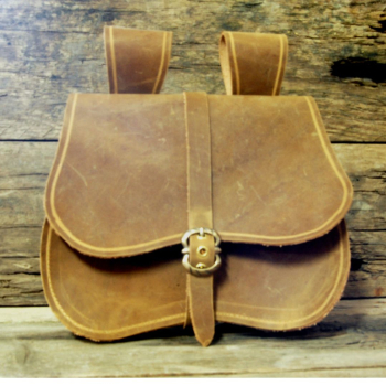 Mittelalterliche Gürteltasche in Nierenform