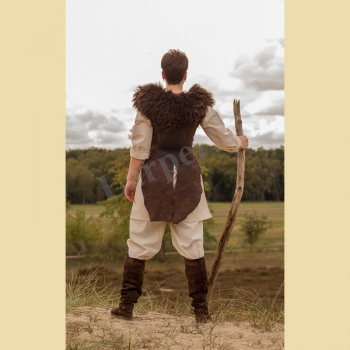 Tunic made of leather and fur