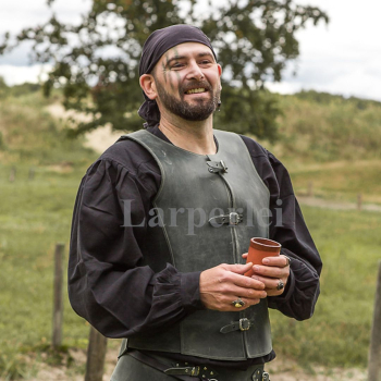 Doublet made of oiled leather -  fir