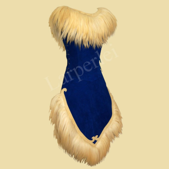 Waffenrock mit Fell für die Dame