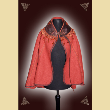 Preview: Terrakottafarbener Halbmantel mit Trachtenborte und Stickereibordüren
