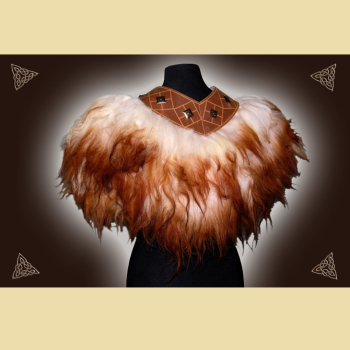 Preview: Geflammtes Fellcape mit Rautenmuster