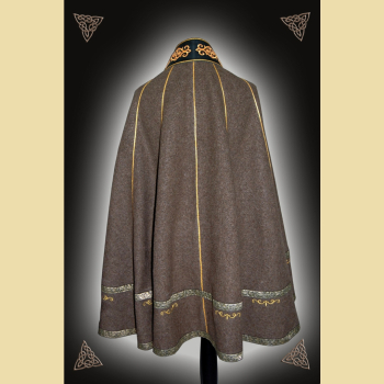 Preview: Grüner Halbmantel mit goldener Litze und Stickereien