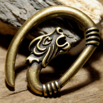 Schoulderfur with Wolfhead Closure "Frigga"