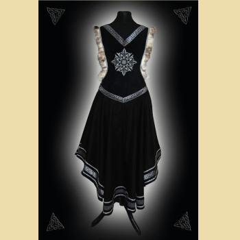 Madelines Höllenfensterkleid