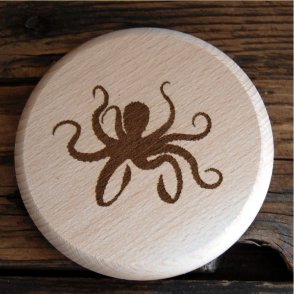 Wood cover for Glasses and Mugs - Kraken