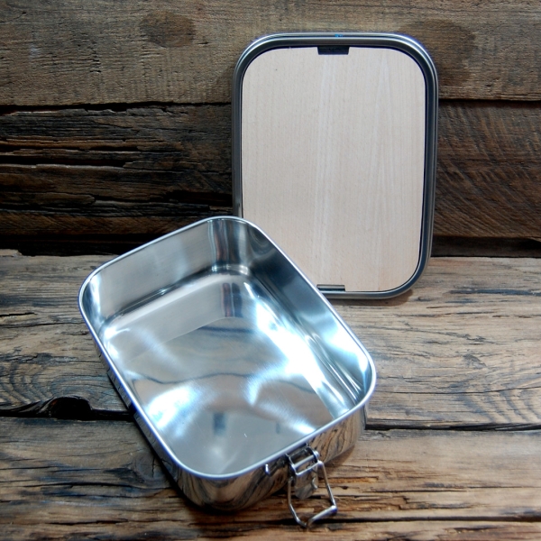 Lunchbox with cutting board.