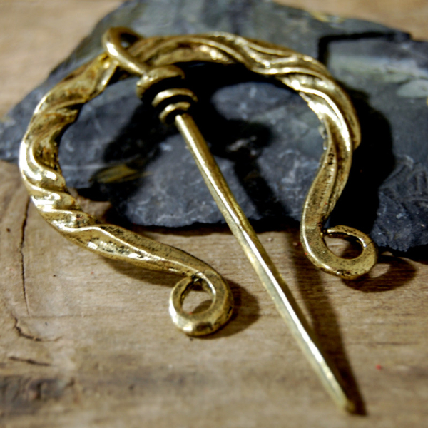 Tordierte omega Fibel