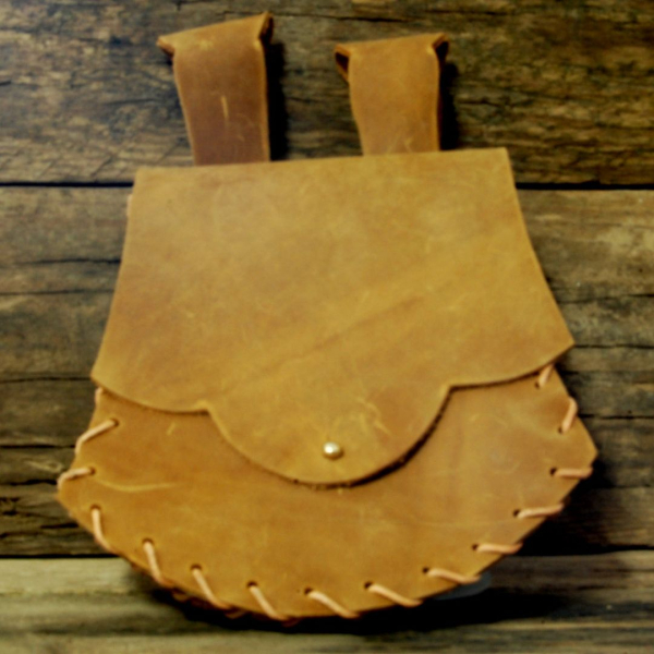 Gürteltasche aus Leder mit Patronenverschluß