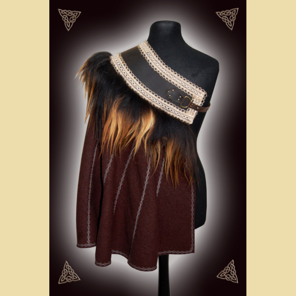 Short, brown musketeer coat, decorated with sheepskin and embroidered borders