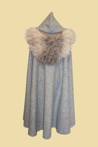 Traveling cloak with fur