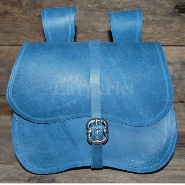 Mittelalterliche Gürteltasche in Nierenform