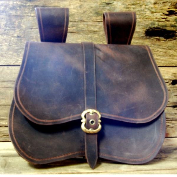 Mittelalterliche Gürteltasche in Nierenform