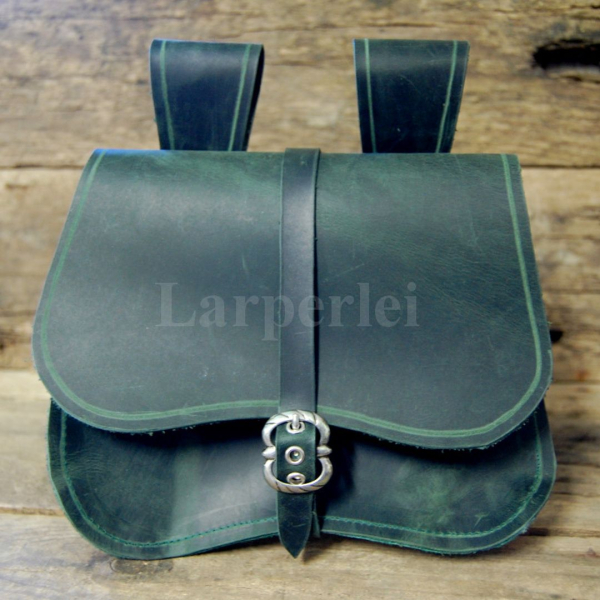 Mittelalterliche Gürteltasche in Nierenform