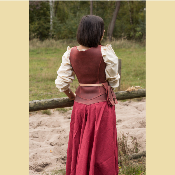 Battle skirt made of carmine red linen and red oiled leather