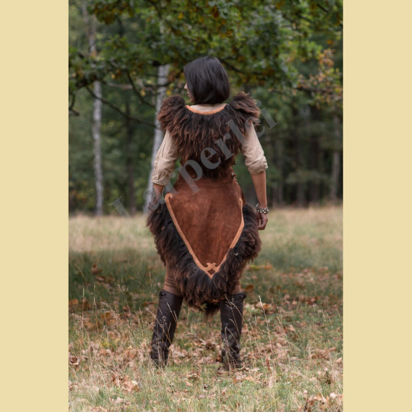 Waffenrock mit Fell für die Dame