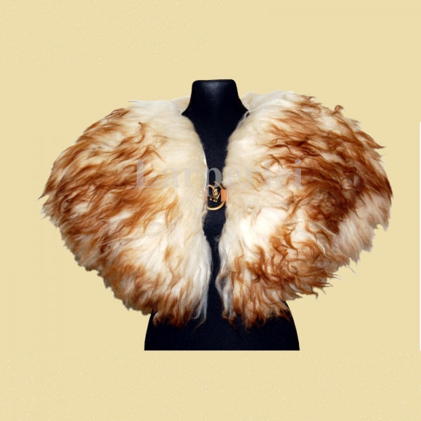 Schoulderfur with Wolfhead Closure