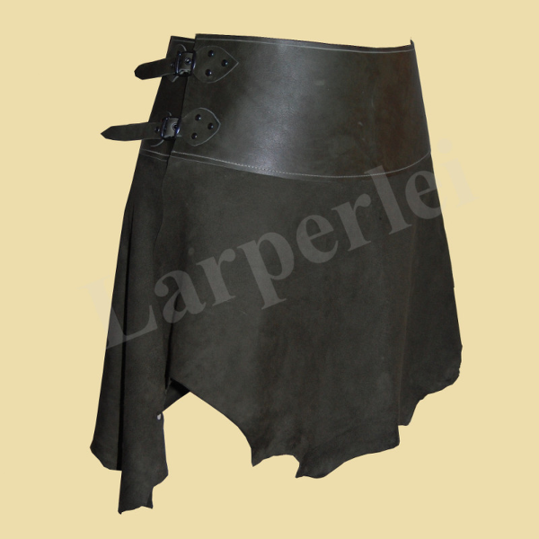 Kurzer Lederrock aus Ziegenleder