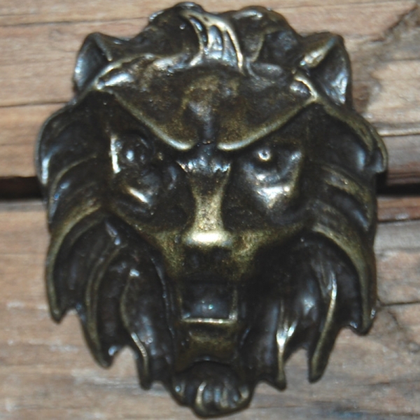 Fauchender Löwe