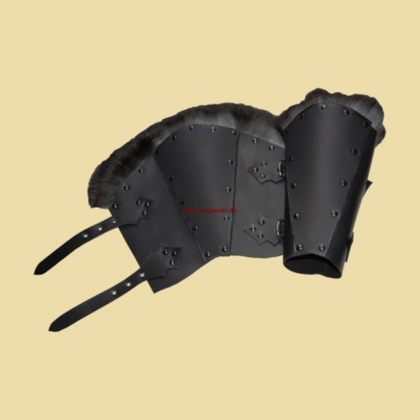 Armschienen mit Fell "Frey"