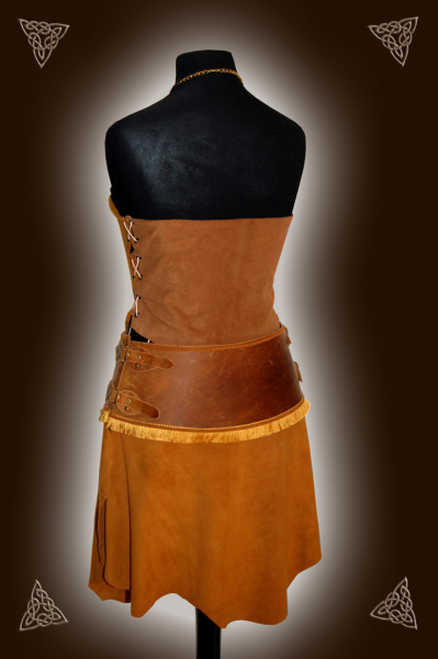Light brown leather outfit set with feathers and fringes