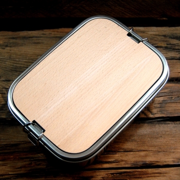 Lunchbox with cutting board.