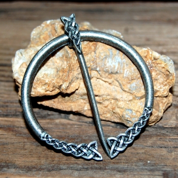 Twisted omega fibula
