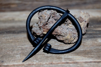Hufeisenfibel aus Eisen
