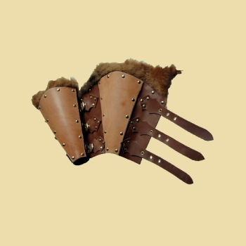 Armschienen mit Fell 