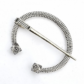 Decorated Polyeder Fibula